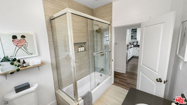 3489 2nd Avenue, Los Angeles, CA 90018