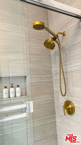 3489 2nd Avenue, Los Angeles, CA 90018