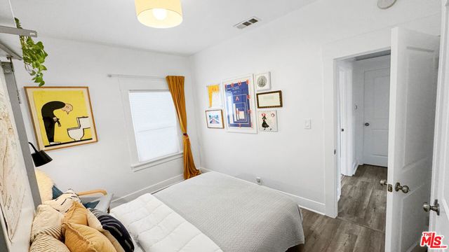 3489 2nd Avenue, Los Angeles, CA 90018