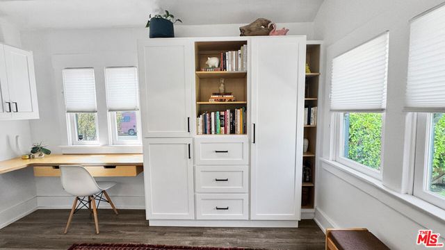 3489 2nd Avenue, Los Angeles, CA 90018