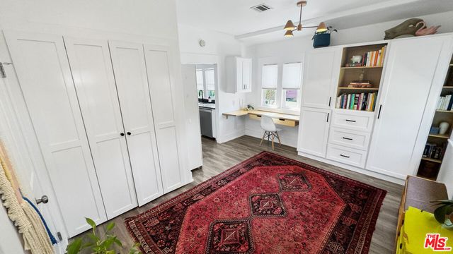 3489 2nd Avenue, Los Angeles, CA 90018