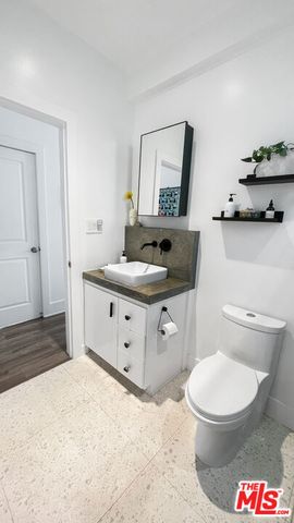 3489 2nd Avenue, Los Angeles, CA 90018