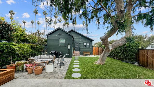 3489 2nd Avenue, Los Angeles, CA 90018