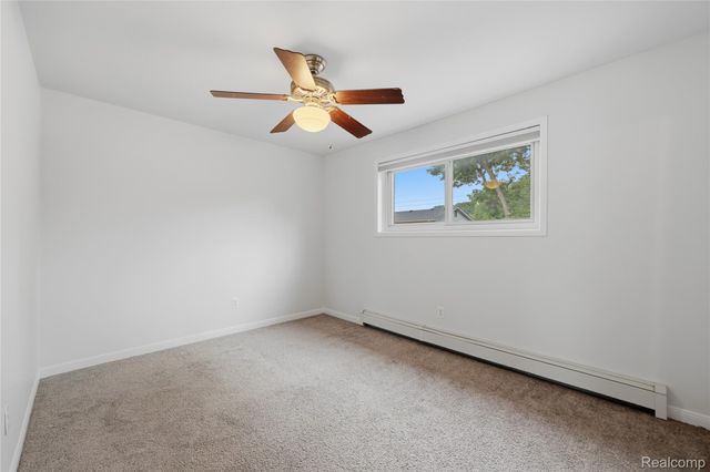 15055 HUBBARD Street 28, Livonia, MI 48154