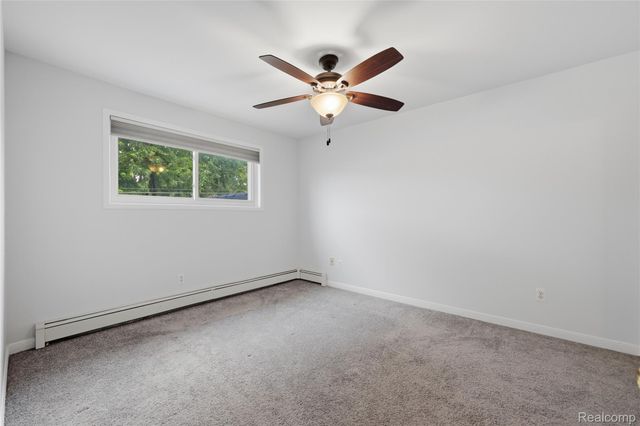 15055 HUBBARD Street 28, Livonia, MI 48154