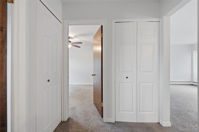 15055 HUBBARD Street 28, Livonia, MI 48154