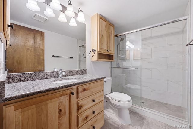15055 HUBBARD Street 28, Livonia, MI 48154