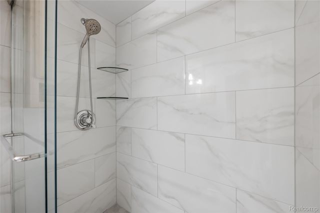 15055 HUBBARD Street 28, Livonia, MI 48154