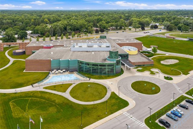 15055 HUBBARD Street 28, Livonia, MI 48154