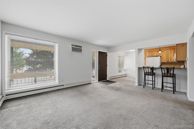 15055 HUBBARD Street 28, Livonia, MI 48154