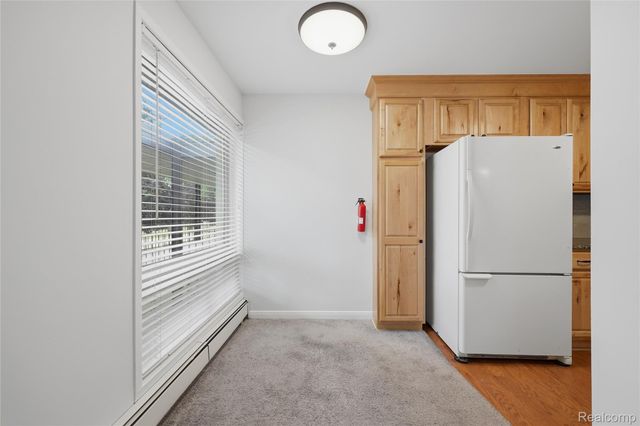 15055 HUBBARD Street 28, Livonia, MI 48154