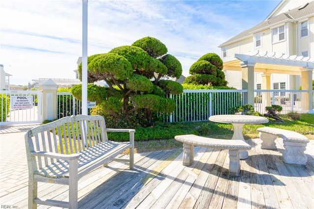3232 Silver Sands Cir Apt 201, Virginia Beach, VA 23451