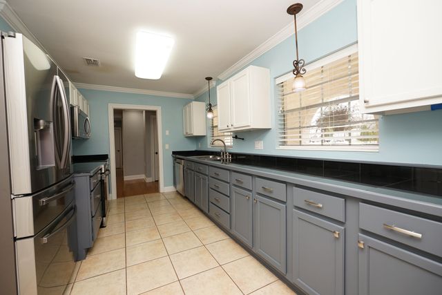 1016 Pine Lake Drive, Niceville, FL 32578