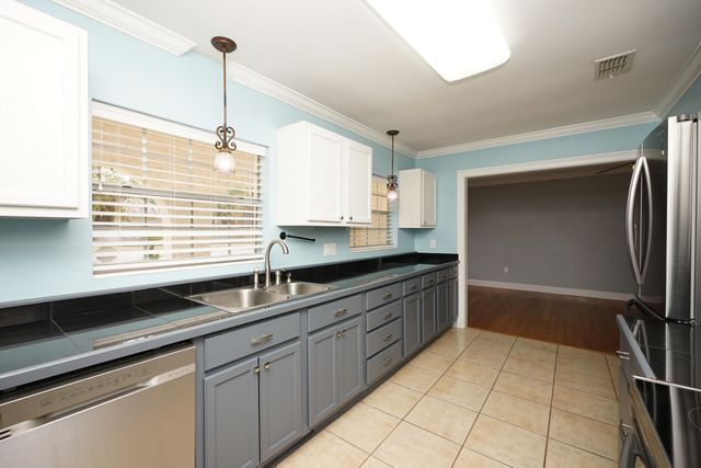 1016 Pine Lake Drive, Niceville, FL 32578