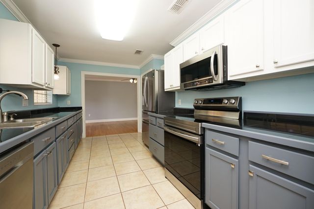 1016 Pine Lake Drive, Niceville, FL 32578