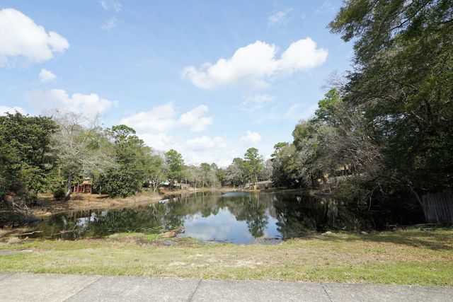 1016 Pine Lake Drive, Niceville, FL 32578