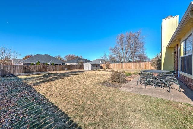 1204 N Cardinal Drive, Rogers, AR 72756