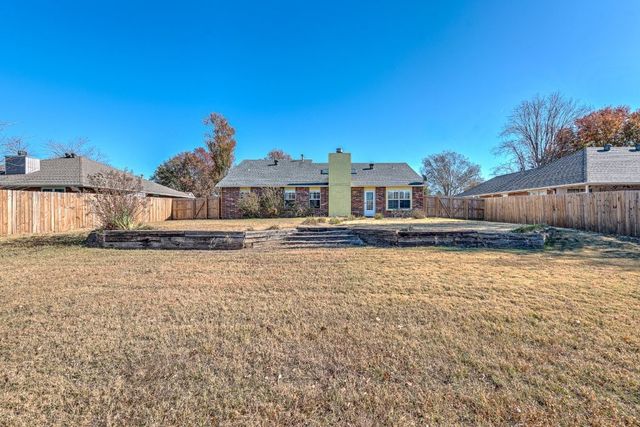 1204 N Cardinal Drive, Rogers, AR 72756