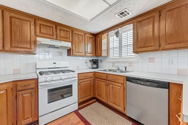 1204 N Cardinal Drive, Rogers, AR 72756