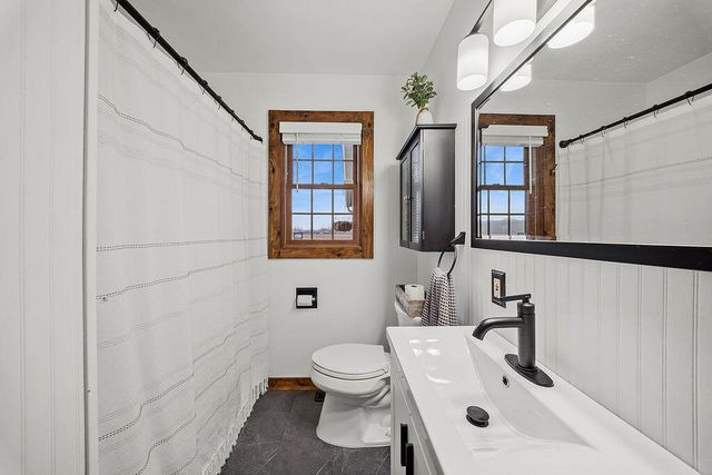 404 Sherwood Avenue, Three Oaks, MI 49128