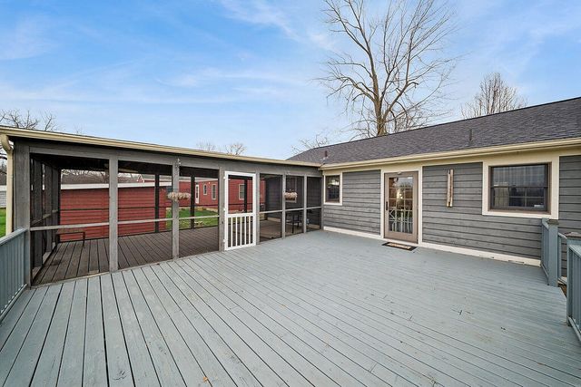 404 Sherwood Avenue, Three Oaks, MI 49128