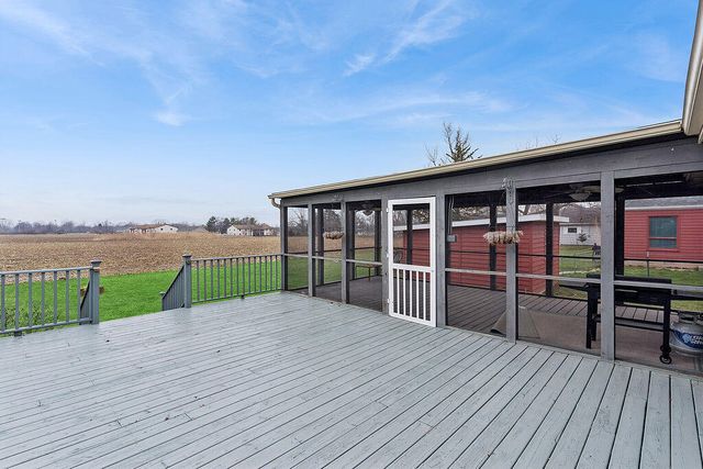 404 Sherwood Avenue, Three Oaks, MI 49128