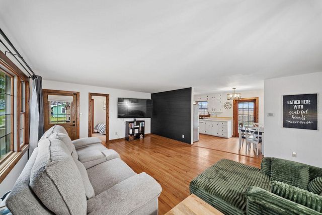 404 Sherwood Avenue, Three Oaks, MI 49128