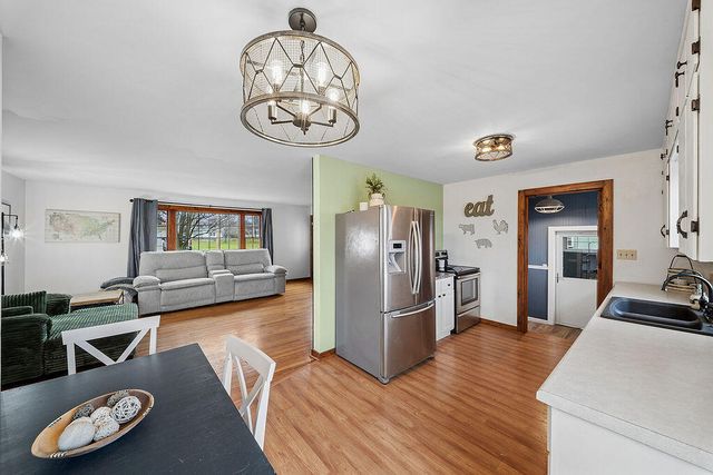 404 Sherwood Avenue, Three Oaks, MI 49128