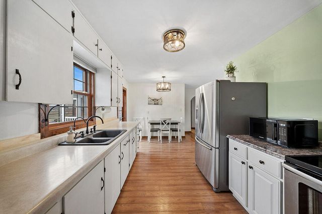 404 Sherwood Avenue, Three Oaks, MI 49128