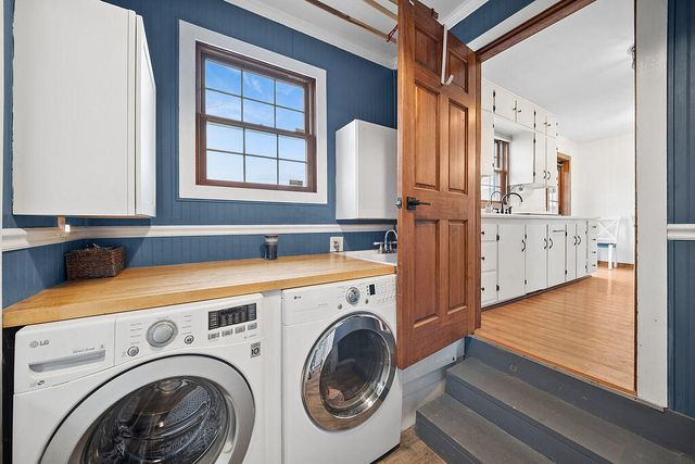 404 Sherwood Avenue, Three Oaks, MI 49128