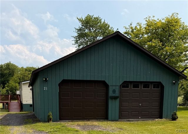 21 Honey Hill Road, Granby, NY 13069