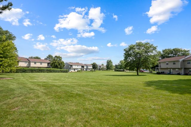 59 Gant Circle A, Streamwood, IL 60107
