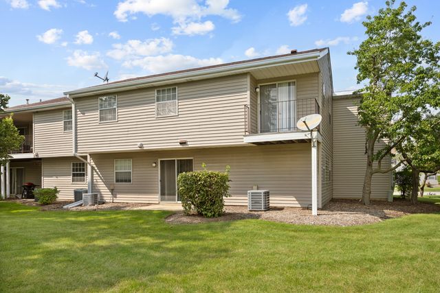 59 Gant Circle A, Streamwood, IL 60107