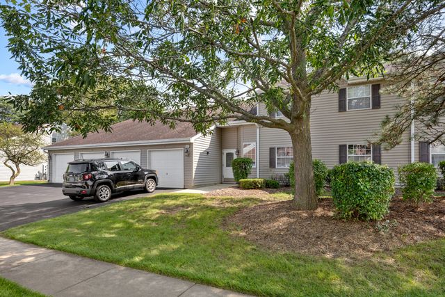 59 Gant Circle A, Streamwood, IL 60107