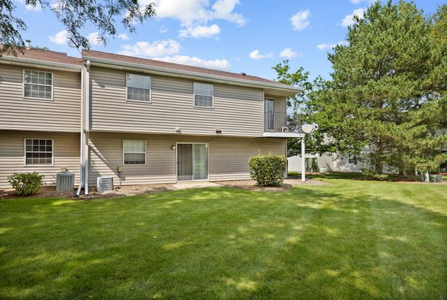 59 Gant Circle A, Streamwood, IL 60107