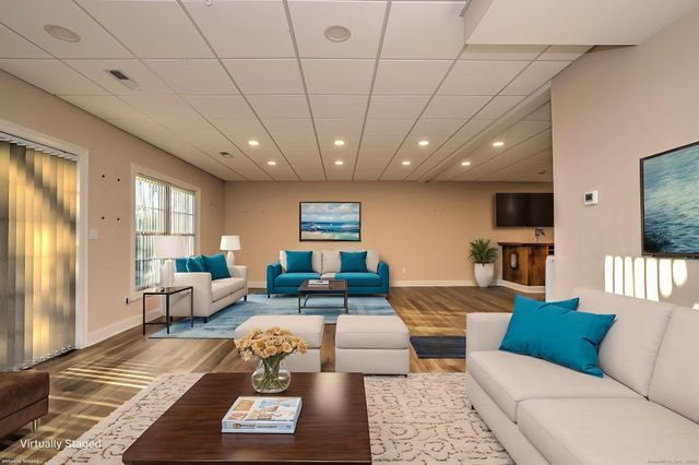 126 Wells View Road 126, Shelton, CT 06484