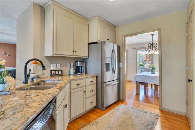 1365 Lakeridge CIR, Troutville, VA 24175
