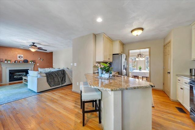 1365 Lakeridge CIR, Troutville, VA 24175