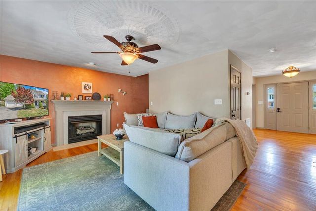 1365 Lakeridge CIR, Troutville, VA 24175