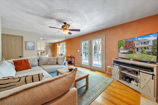 1365 Lakeridge CIR, Troutville, VA 24175