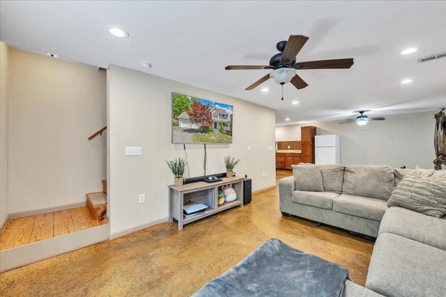 1365 Lakeridge CIR, Troutville, VA 24175