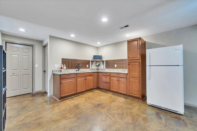 1365 Lakeridge CIR, Troutville, VA 24175