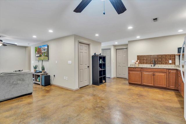 1365 Lakeridge CIR, Troutville, VA 24175