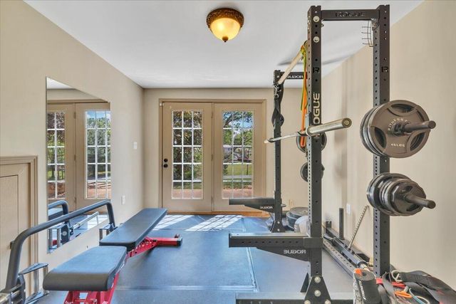 1365 Lakeridge CIR, Troutville, VA 24175