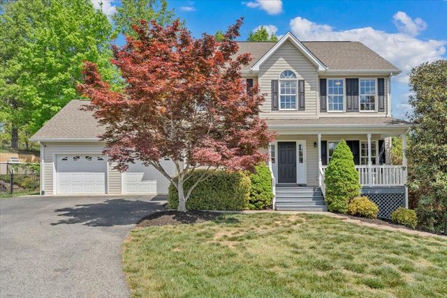 1365 Lakeridge CIR, Troutville, VA 24175