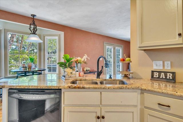 1365 Lakeridge CIR, Troutville, VA 24175