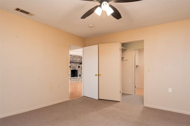 600 W Cypress ST, Johnson City, TX 78636