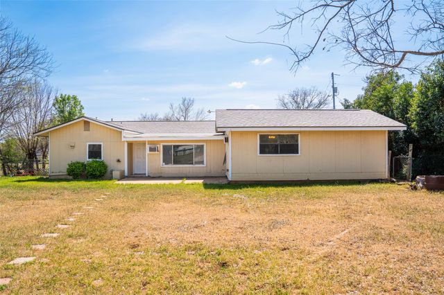 600 W Cypress ST, Johnson City, TX 78636