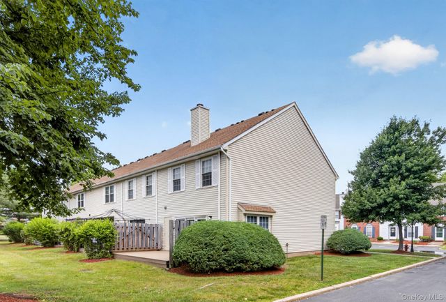 31 Burnett Way, Washingtonville, NY 10992