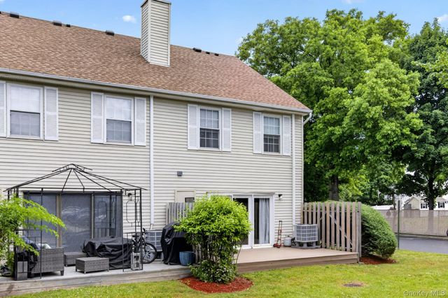 31 Burnett Way, Washingtonville, NY 10992
